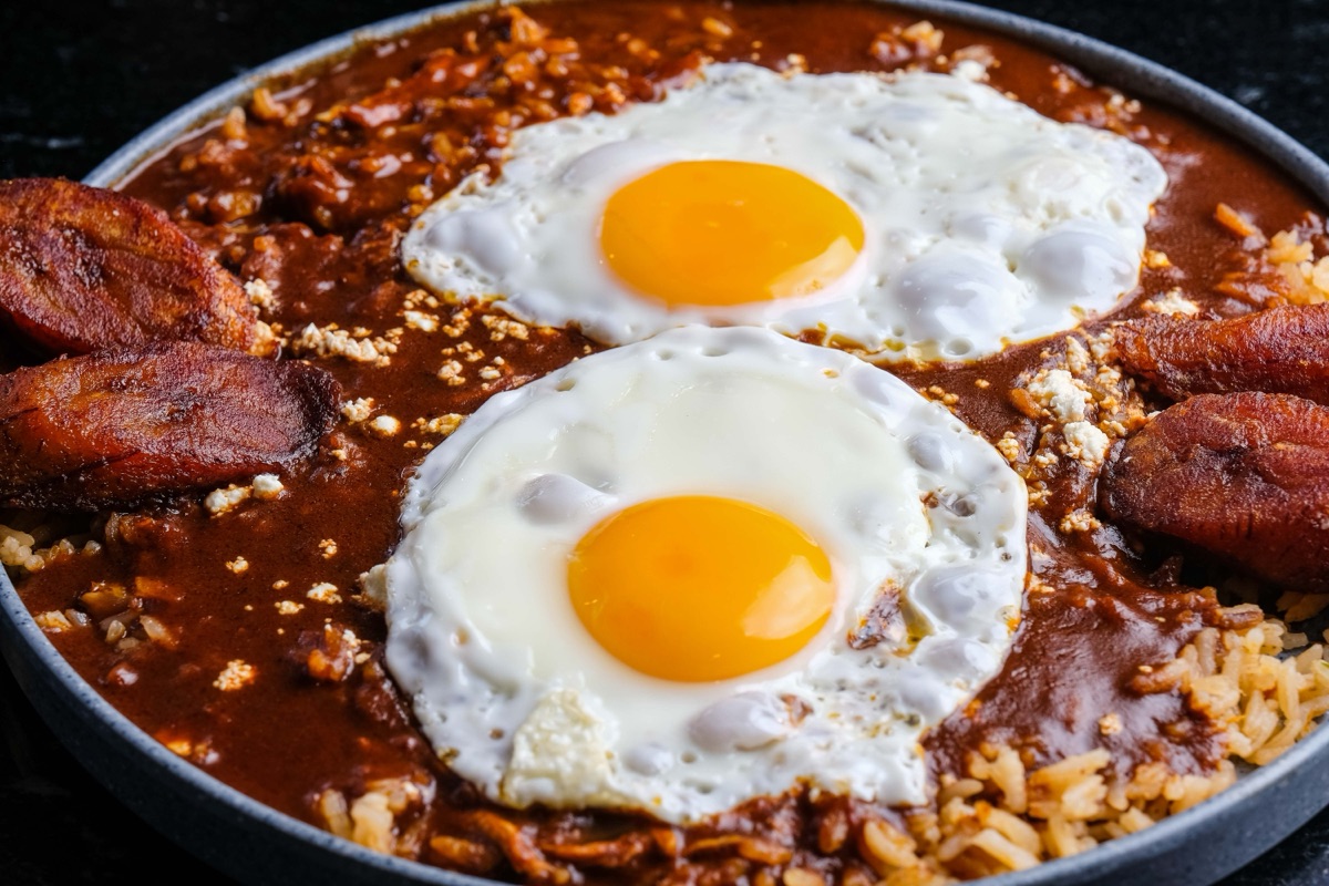 Huevos con mole