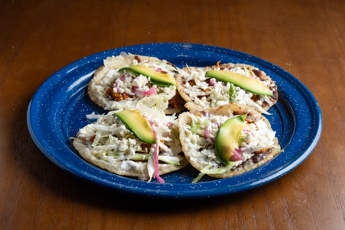 Salbutes de cochinita