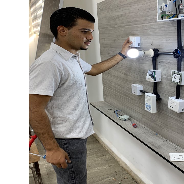 محمد السواركه للمقاولات الكهربائيه logo