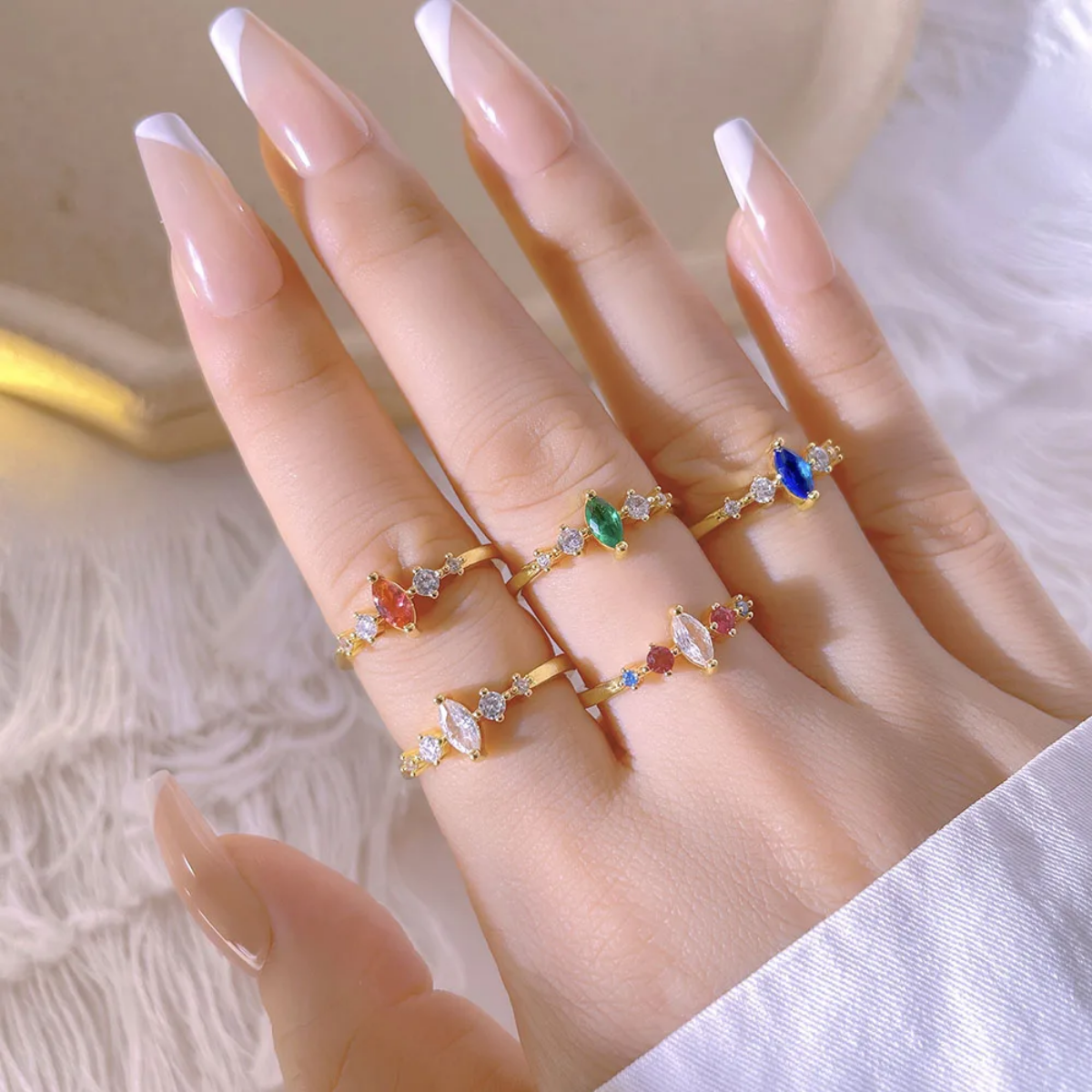 Bague marquise centrale Coupe élégante et délicate