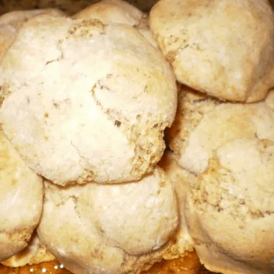 Amaretti Siciliani, dolci di mandorle dalla tradizione millenaria