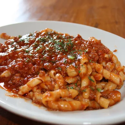 Busiate col ragù di tonno: Un viaggio nei sapori di Trapani