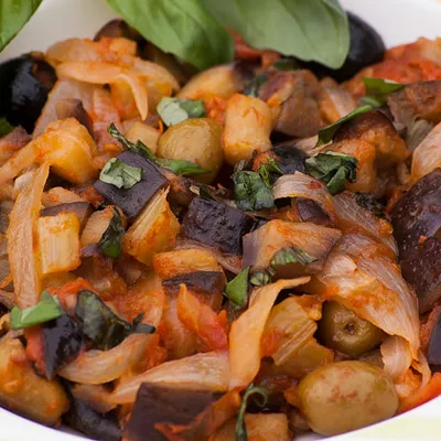 Caponata di melanzane: un viaggio nei sapori autentici della Sicilia