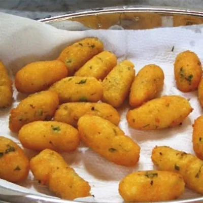 Crocchette palermitane o cazzilli: Un must della gastronomia di strada siciliana