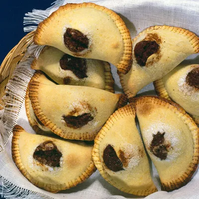 'Mpanatigghi: i biscotti di Modica con carne e cioccolato