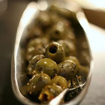 Olive condite: Un delizioso antipasto siciliano