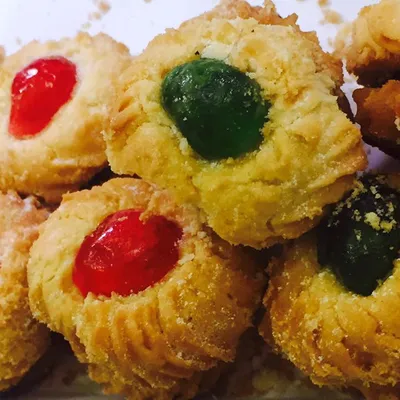 Pasticcini ricci di pasta di mandorle