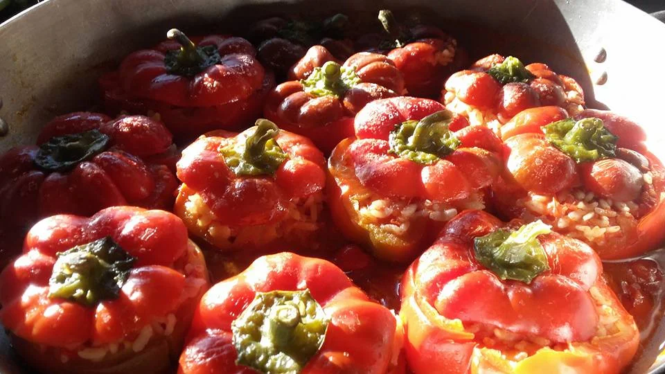 Peperoni ripieni di riso: Un abbraccio di sapori siciliani