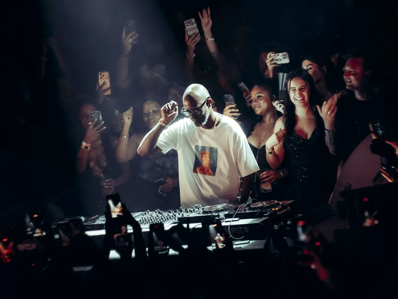 Black Coffee spielt seinen vorletzten Samstag 2026 im Hï Ibiza