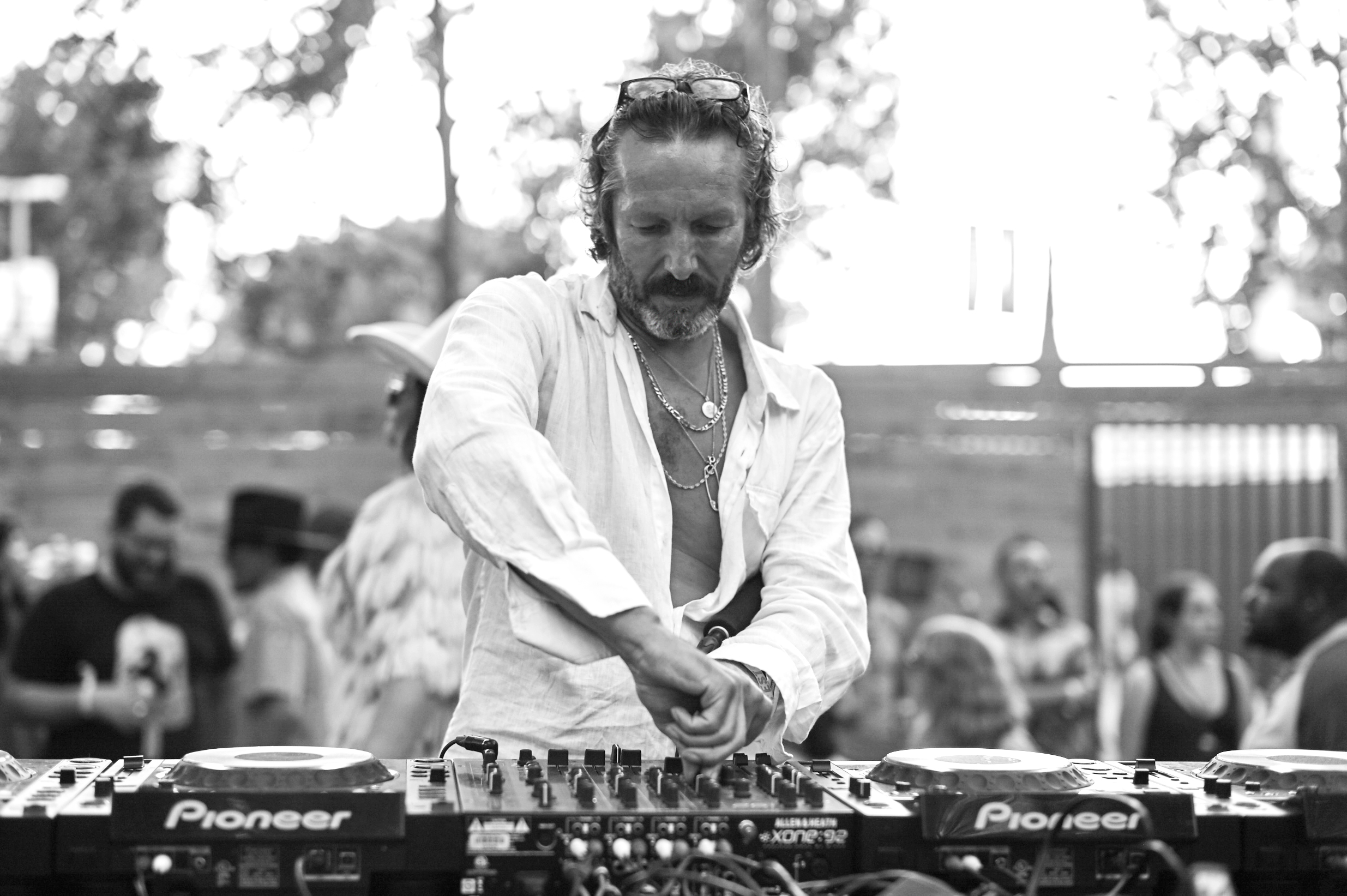 La programación de Pikes Presents ocupa varios martes de agosto en 528 Ibiza. Crédito: 528 Ibiza / Pikes Presents.