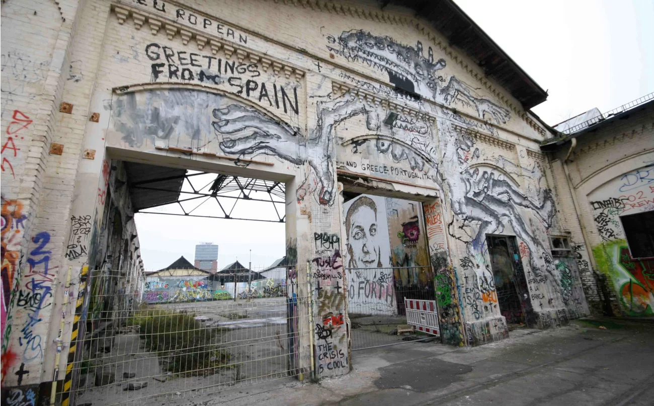 El RAW reúne clubes, talleres, espacios culturales, deporte y proyectos sociales en un antiguo complejo ferroviario. Imagen: RAW Kultur L e.G.