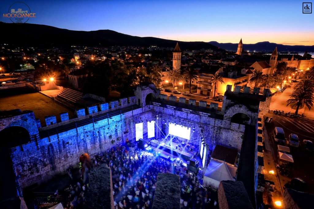 Moondance inside Kamerlengo Fortress, Trogir. Credit: Moondance Festival official archive; photographer not identified on the source page.