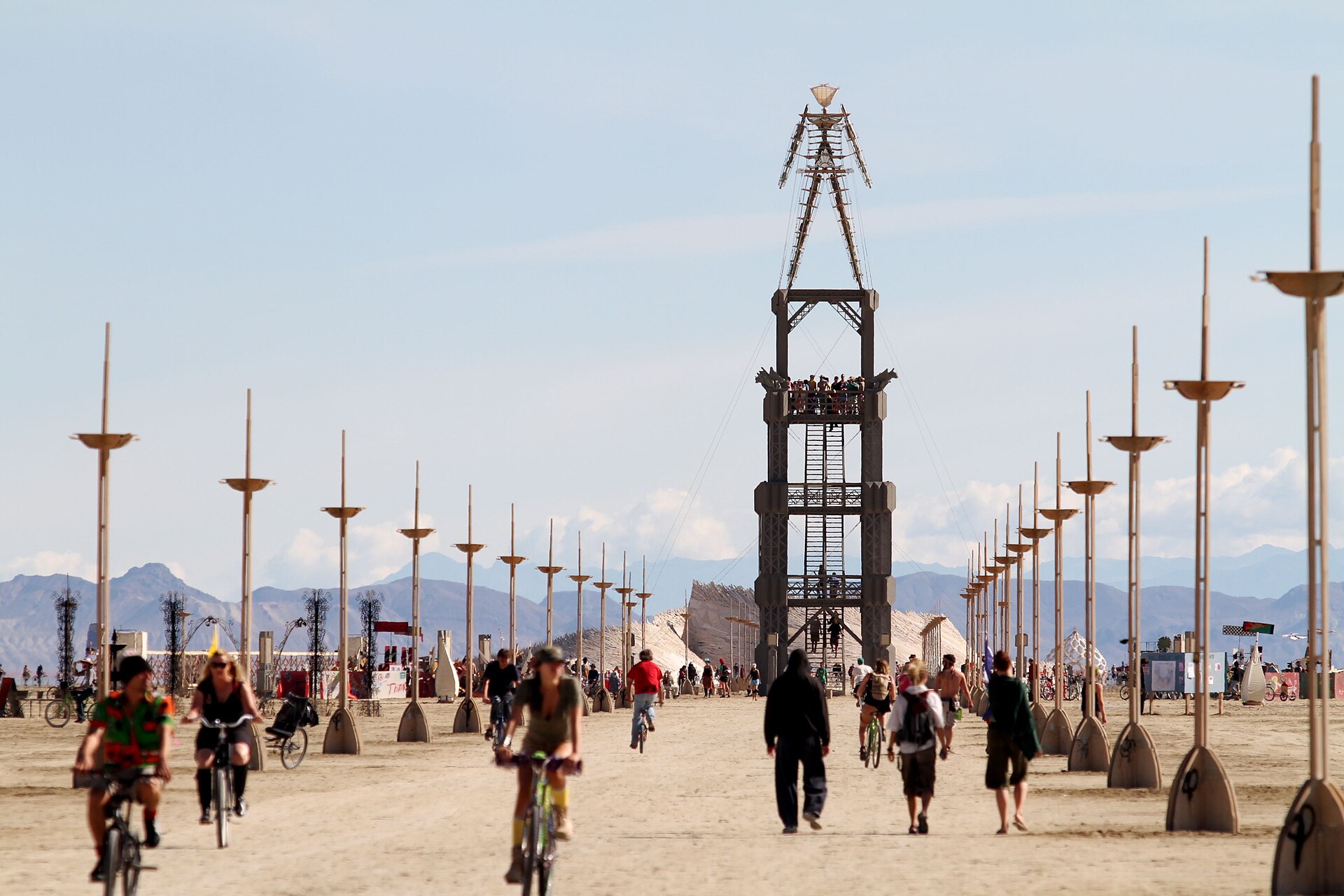 Burning Man findet jährlich im Black Rock Desert in Nevada statt. Wikimedia Commons, CC BY-SA 3.0.