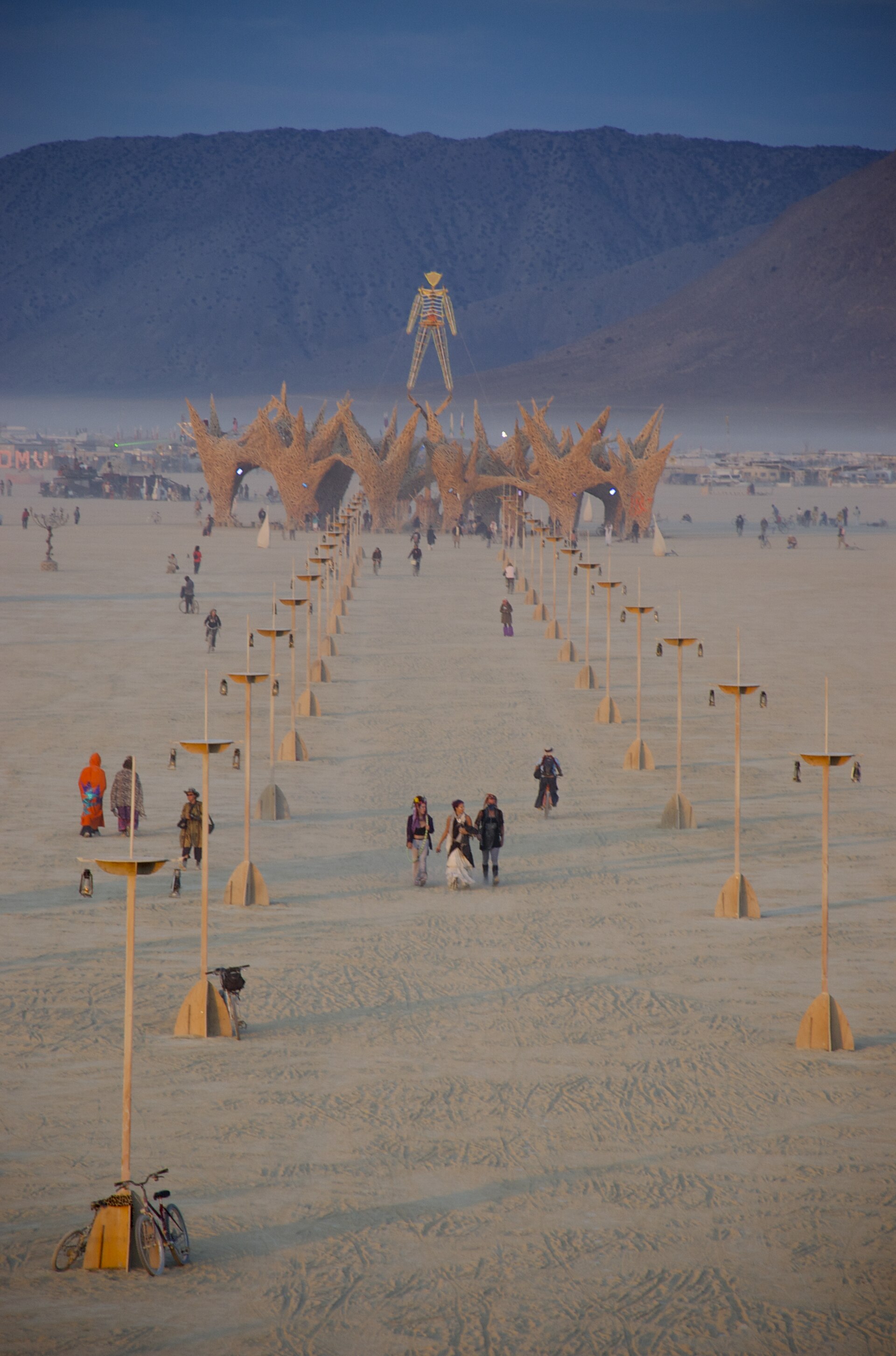 Die namensgebende Figur gehört zu den zentralen Installationen von Burning Man. Wikimedia Commons, CC BY-SA 3.0.