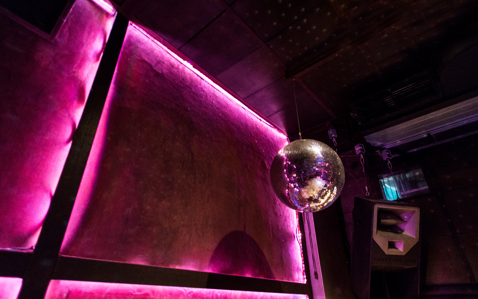 Una imagen del interior de Macarena Club durante la pasada década. Crédito: Resident Advisor / Macarena Club.
