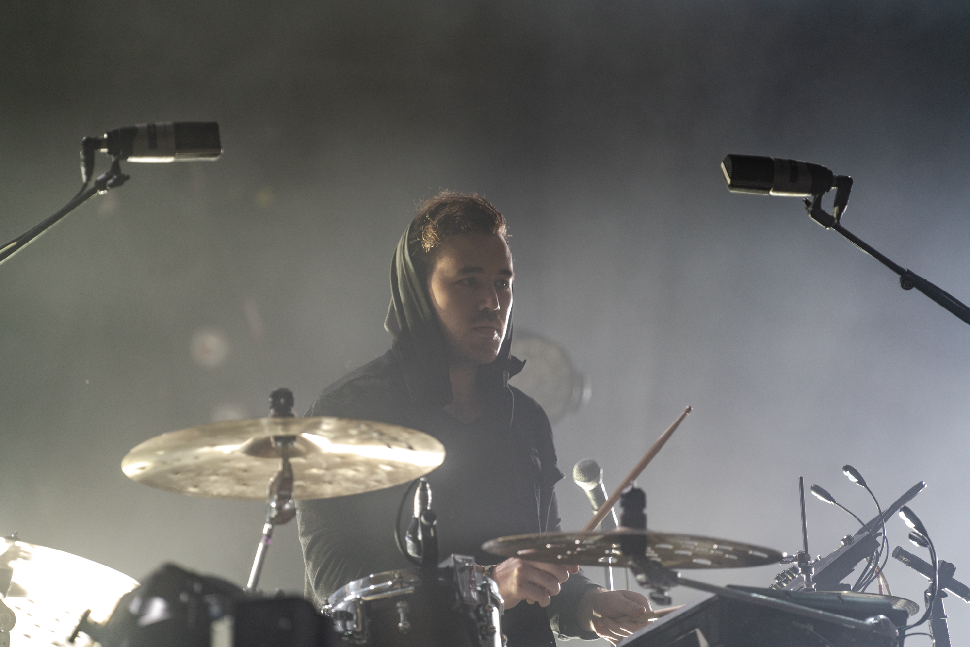 Das akustische Schlagzeug bleibt ein zentraler Teil der Live-Dynamik von RÜFÜS DU SOL.
