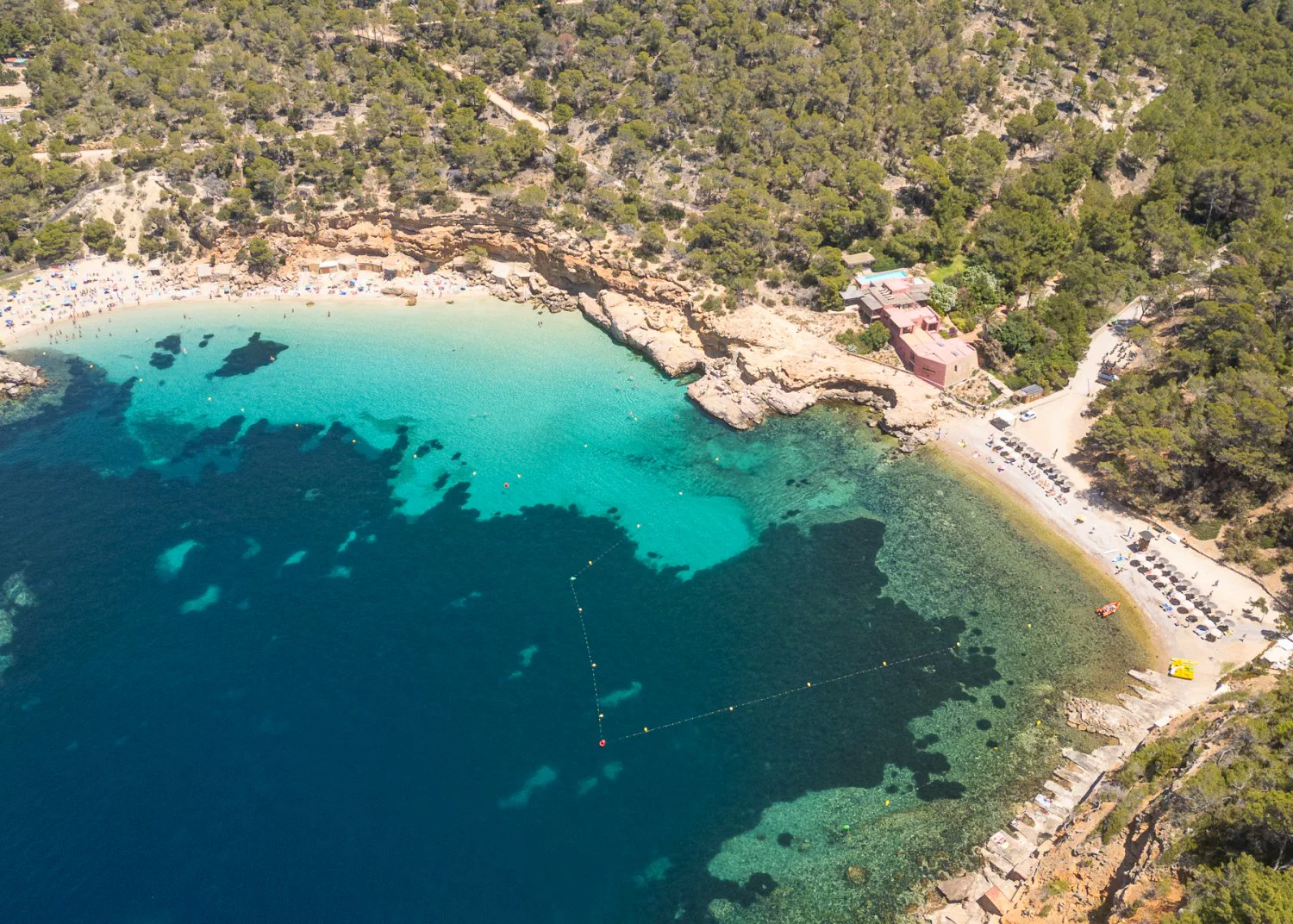 Cala Saladeta es uno de los espacios señalados por los residentes como ejemplo de saturación durante los meses de verano.