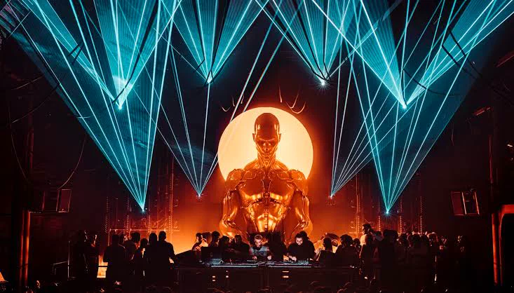 El dúo combina techno melódico, narrativa audiovisual y diseño digital en NEO.