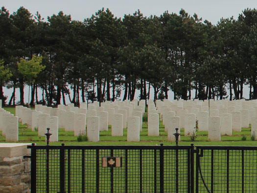 Calais Canadian CWGC Cemetery, Leubringhen