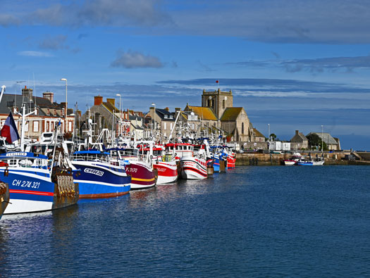 StP122 Barfleur rive gauche du port