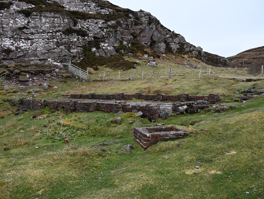 Emergency Coastal Battery,
Rubha nan Sasan (Cove).