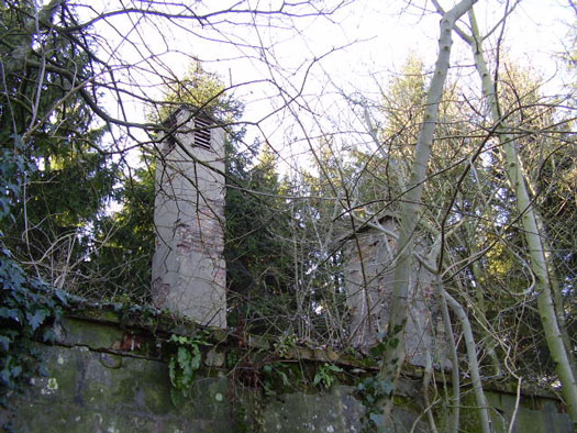 RAF Long Newnton, Decontamination Building