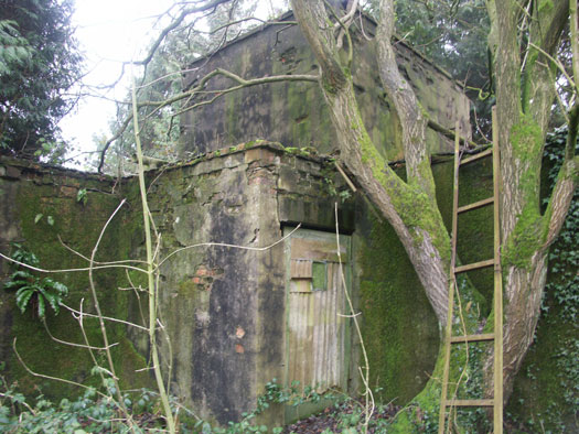 RAF Long Newnton, Decontamination Building