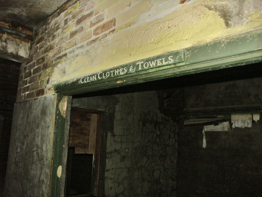RAF Long Newnton, Decontamination Building