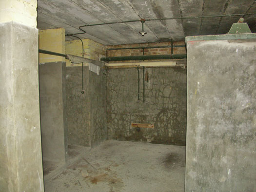 RAF Long Newnton, Decontamination Building