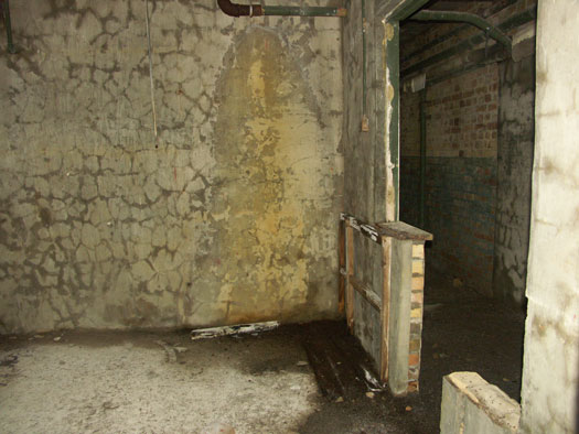 RAF Long Newnton, Decontamination Building