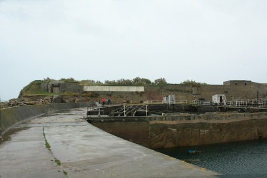 Mo94 Roscoff pointe de Bloscan.