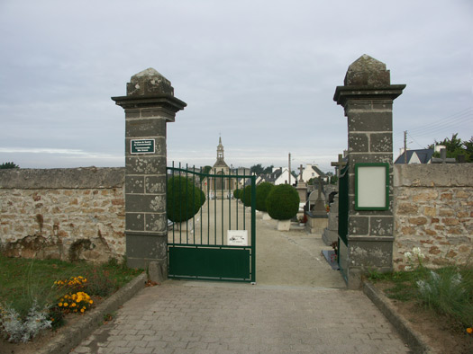 Plouescat Communal  Cemetery CWGC