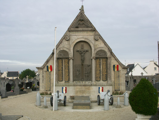 Plouescat Communal  Cemetery CWGC