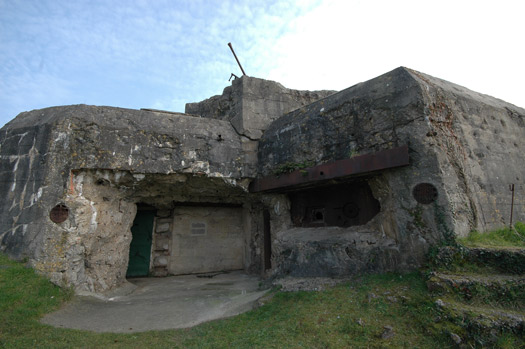 Z.16 — R105 Casemates and AA Position