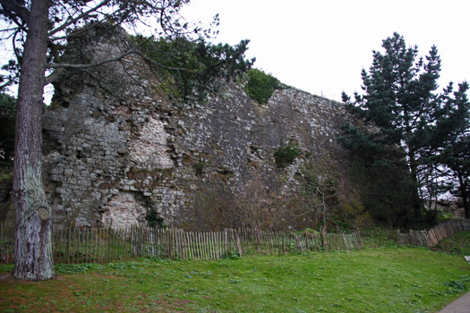 Ra230 Fort de la Cite d'Aleth. Outside the wall.