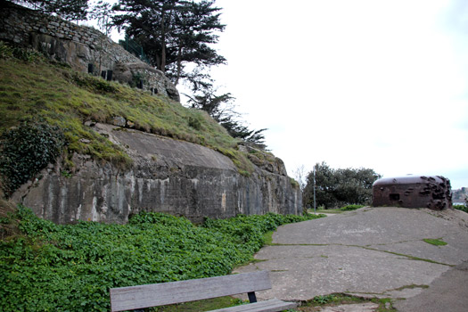 Ra230 Fort de la Cite d'Aleth. Outside the wall.