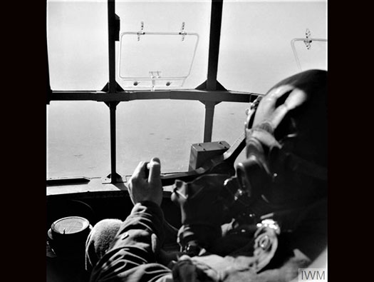 RAF Netheravon British gliders and planes landing (1943)