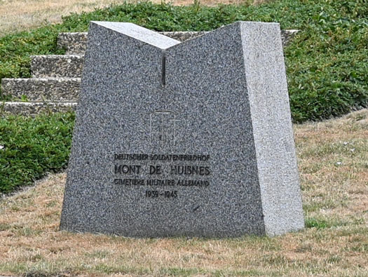 German cemetery Mont-de Huisnes
