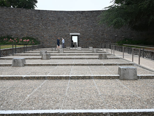German cemetery Mont-de Huisnes