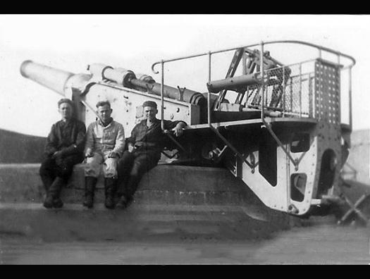 Wn225 Fort de Nacqueville Hout,
Luftwaffe station 'Castor' Funk Horch Stellung - Radio listening position.