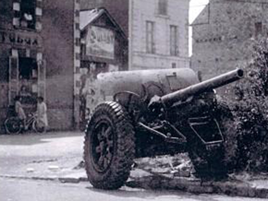 7.5cm F.K.236(b) a gun towed by a lorry with rubber tyre.