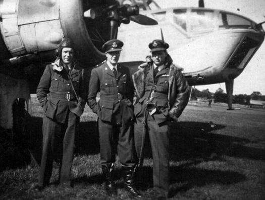 Sqn. Ldr. PE Drew & FO. B Nokes-Cooper.