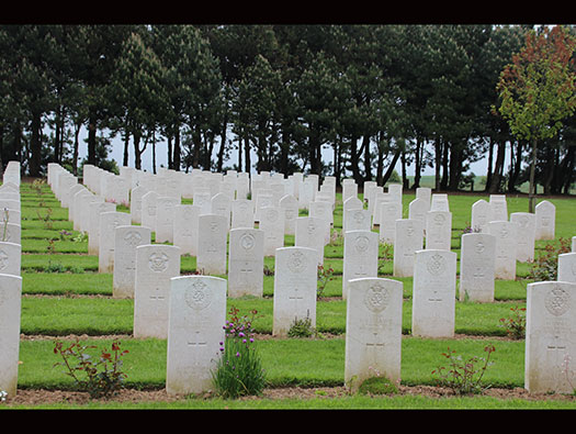 Calais Canadian CWGC Cemetery, Leubringhen