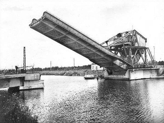 Wn13 Pont sur le Canal
