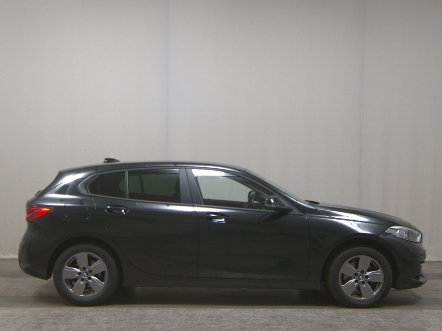 BMW 118i (2024)
