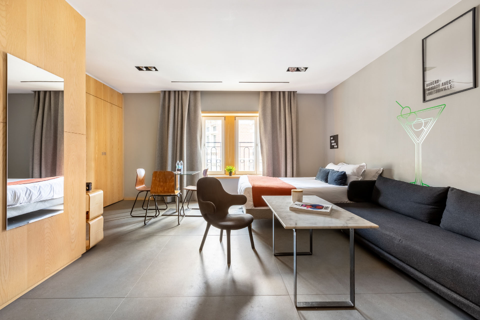 Suite 2, photo 1