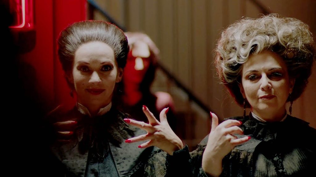 Proyección de «In Fabric» de Peter Strickland con Beatriz Serrano en IVAM
