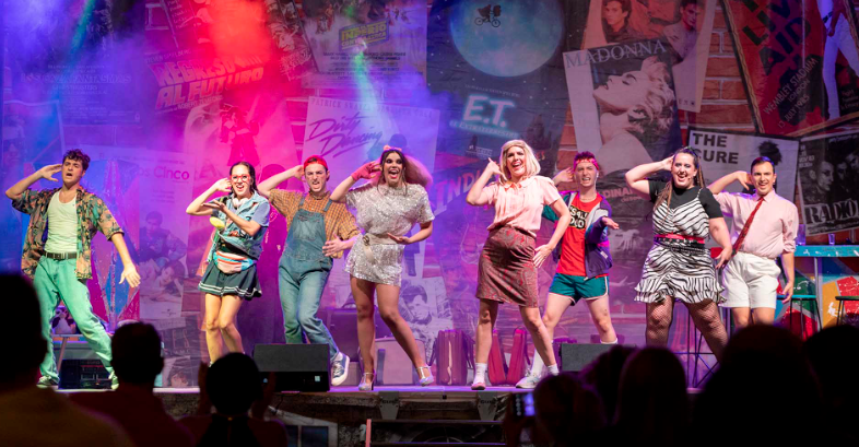 Regresa a los 80: the 80s musical at Flumen
