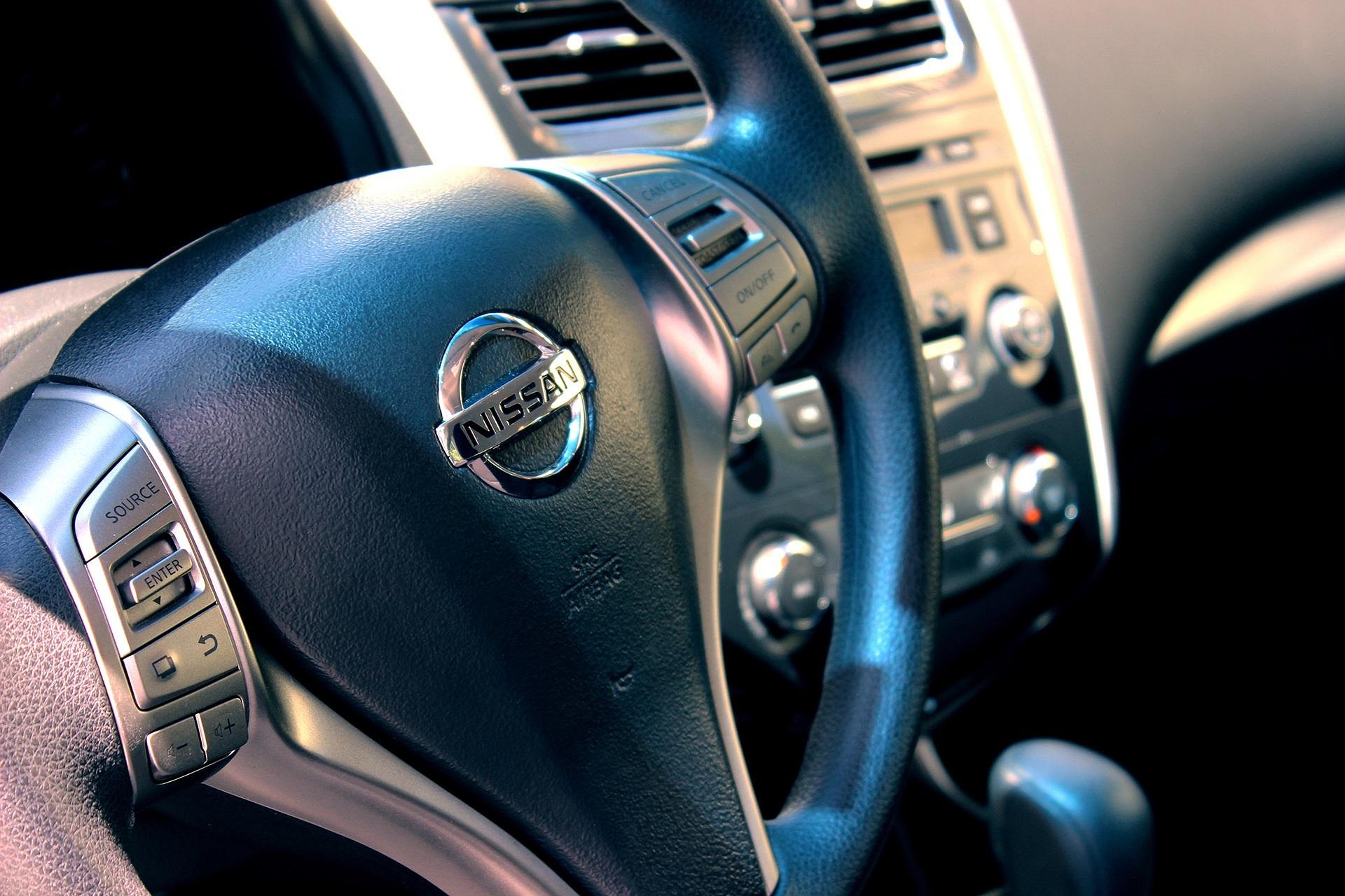 dayronv-nissan-885309_1920.jpg