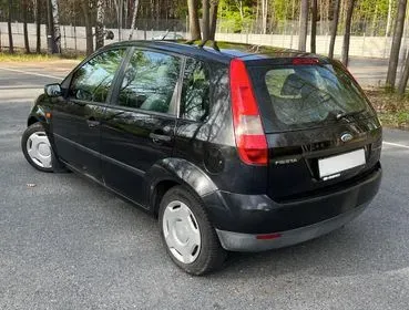FORD FIESTA  1,3 i / 2003 / 140 000 km (2)
